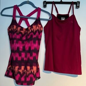 Lot of 2 The North Face women’s sporty tops size Medium magenta/fuchsia